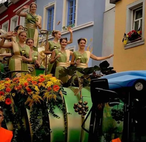 Wohnen Direkt Am Moselstrand * ברנקסטל - קיס